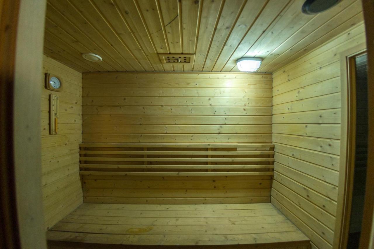 Voila Inn Predeal Exteriör bild
